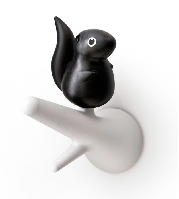 Qualy Squirrel Hanger White/Black 10088-WH-BK